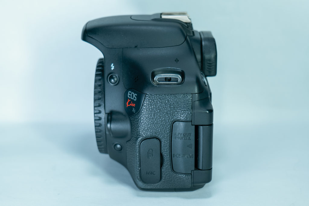 KISS X5 左面画像