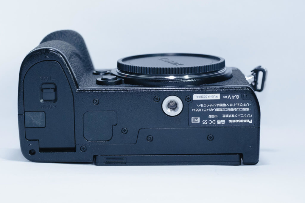 LUMIX DC-S5下面写真