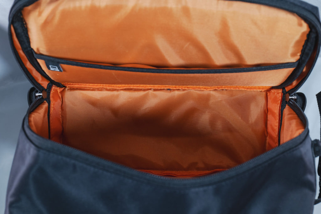 ハクバ プラスシェル ブロス バックパック M上側内部
